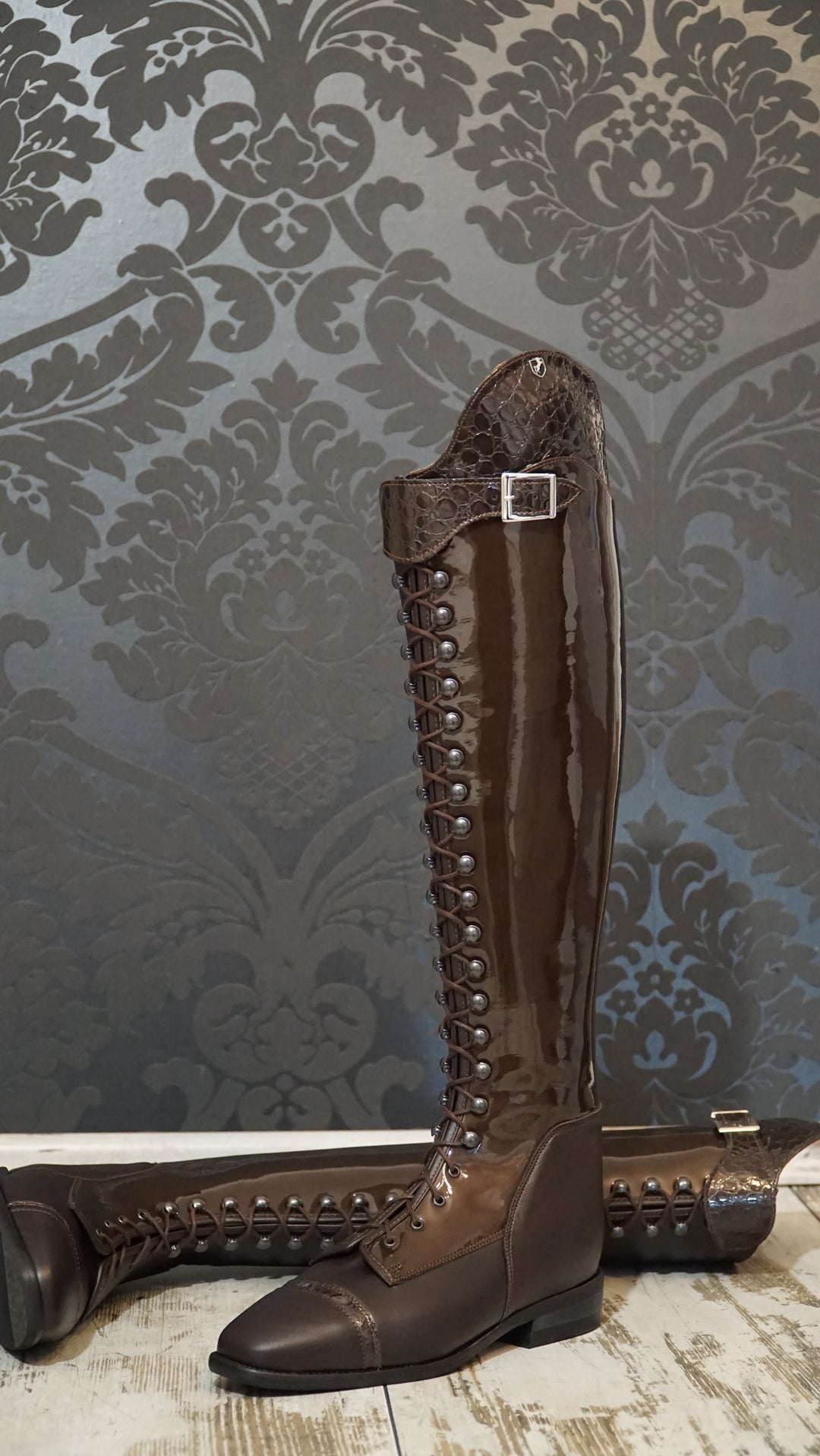 Reitstiefel Modell Habanero mit Schnürung - Braun Lackleder
