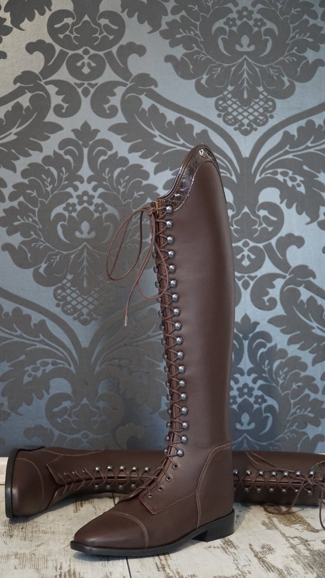 Riding boots model Habanero with lacing - dark brown
