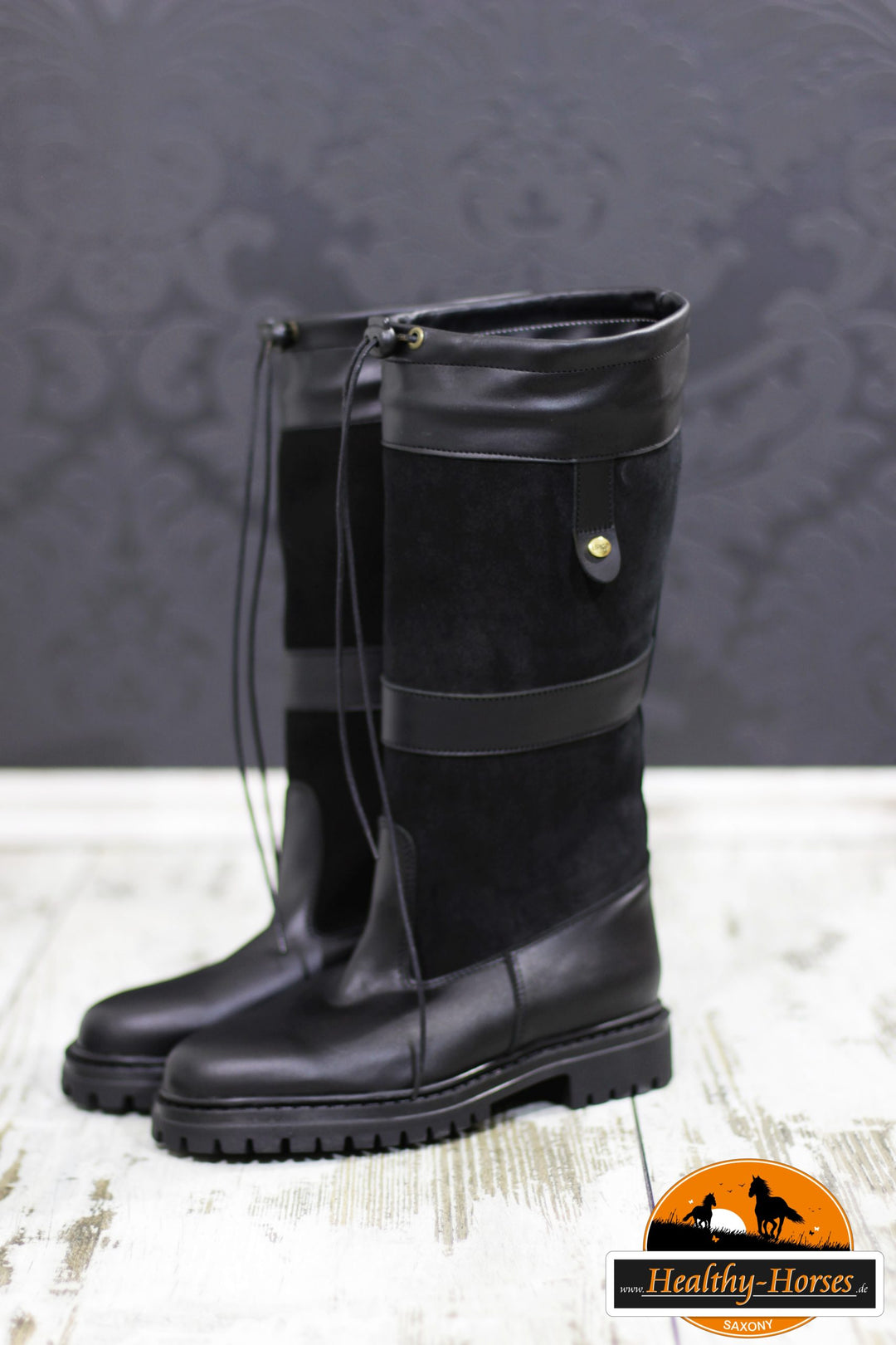 Outdoor boots with Gore-Tex lining waterproof - Black