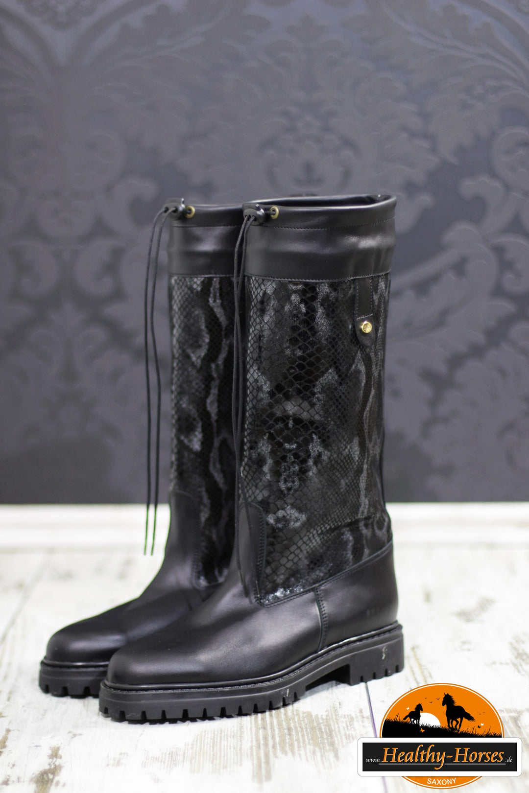 Outdoor boots with Gore-Tex lining waterproof - Black