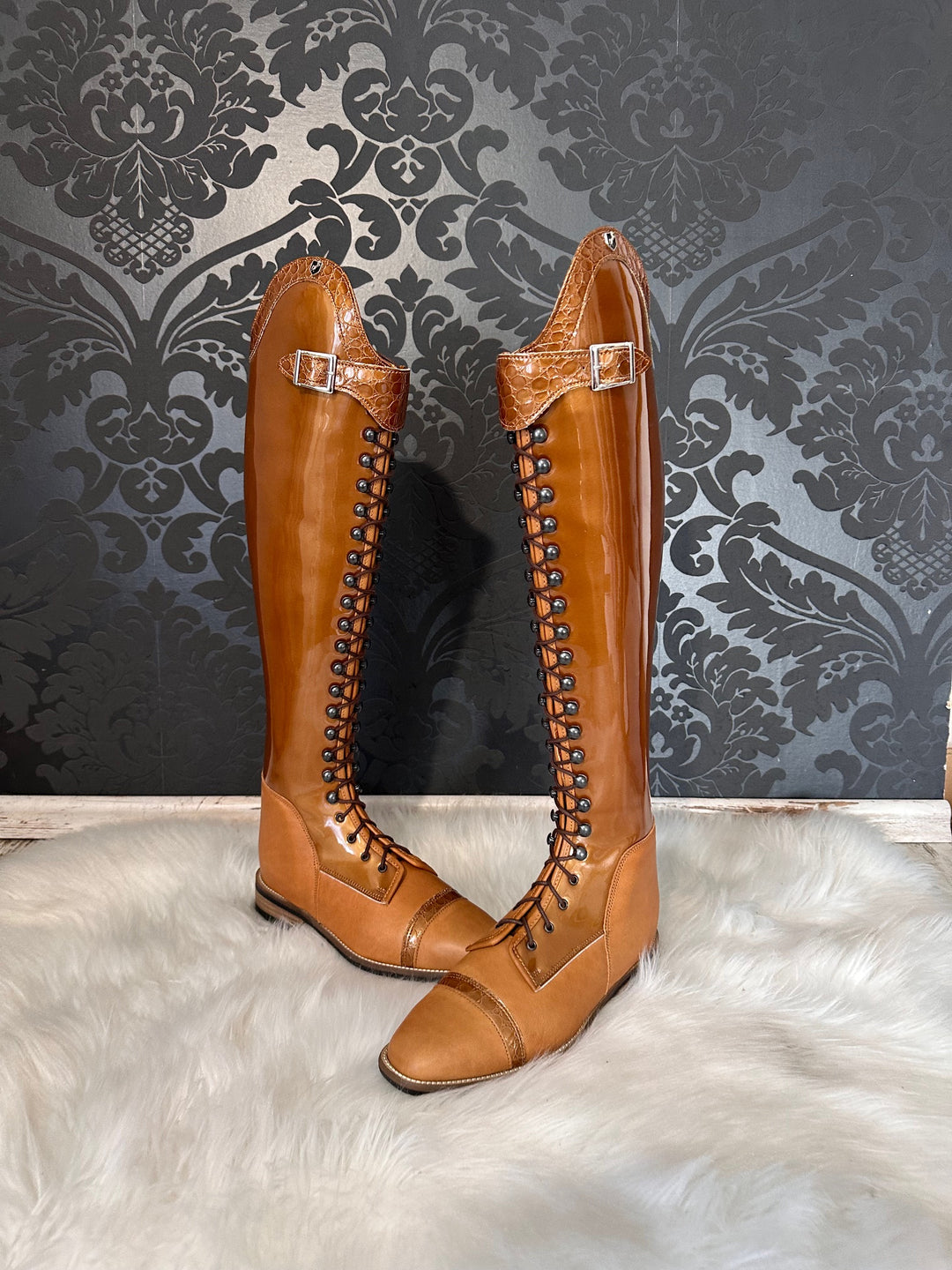 Reitstiefel Modell Habanero mit Schnürung - Cognac Lackleder