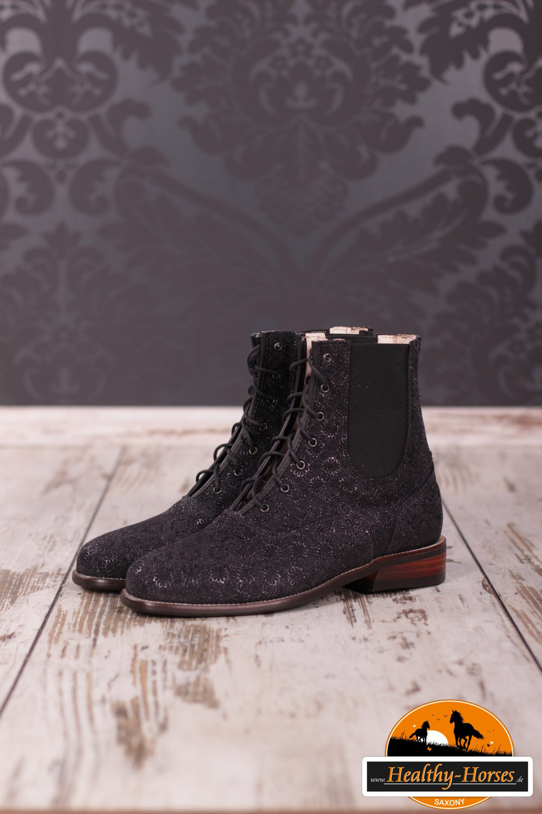 Lace-up ankle boots - Black