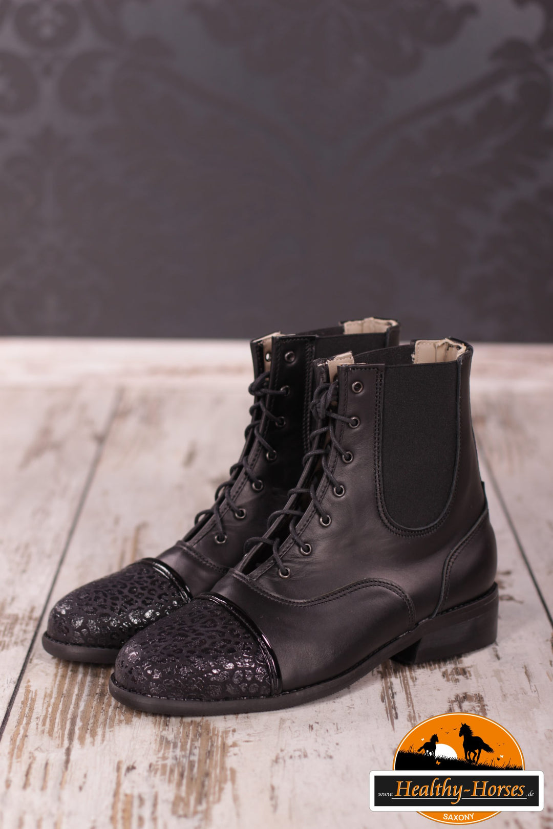 Lace-up ankle boots - Black
