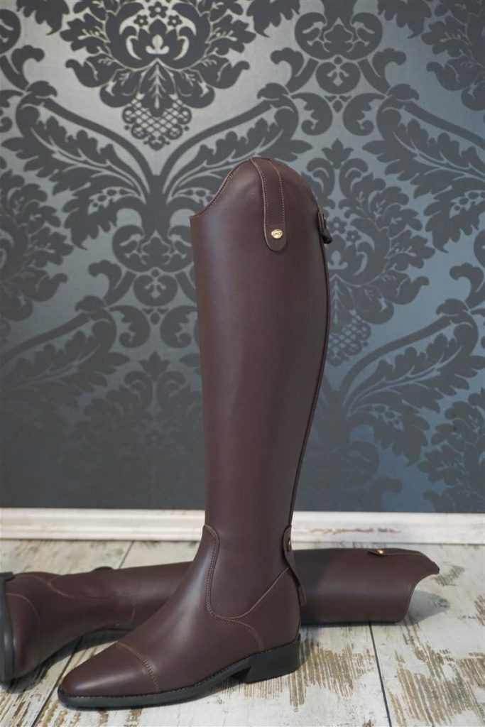 Riding boots - model Cheaster - wine red