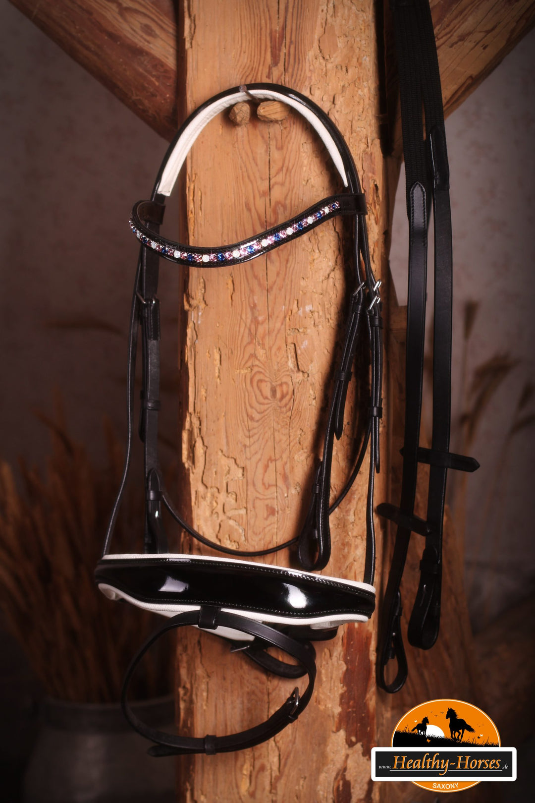 healthy_horses_trense_lacknasenriemen_swarovski_stirnband_stirnriemen_konfigurator_konfigurieren_unterlegt_luna_