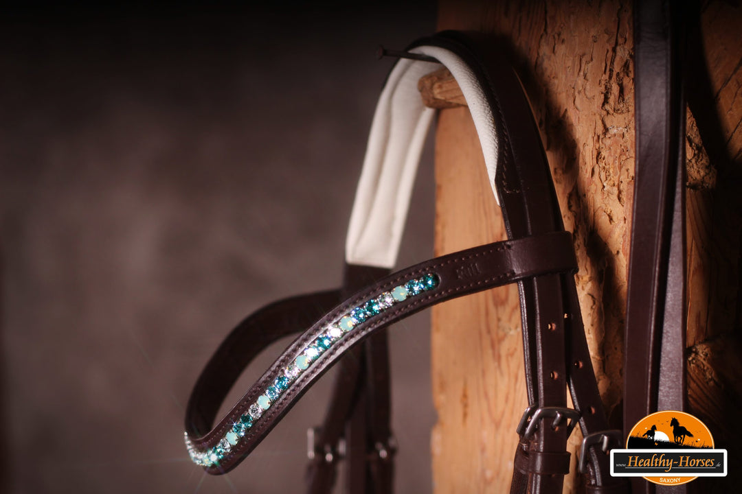 healthy_horses_trense_nasenriemen_swarovski_stirnband_stirnriemen_konfigurator_konfigurieren_unterlegt_braun_lack_weiss_unterlegt