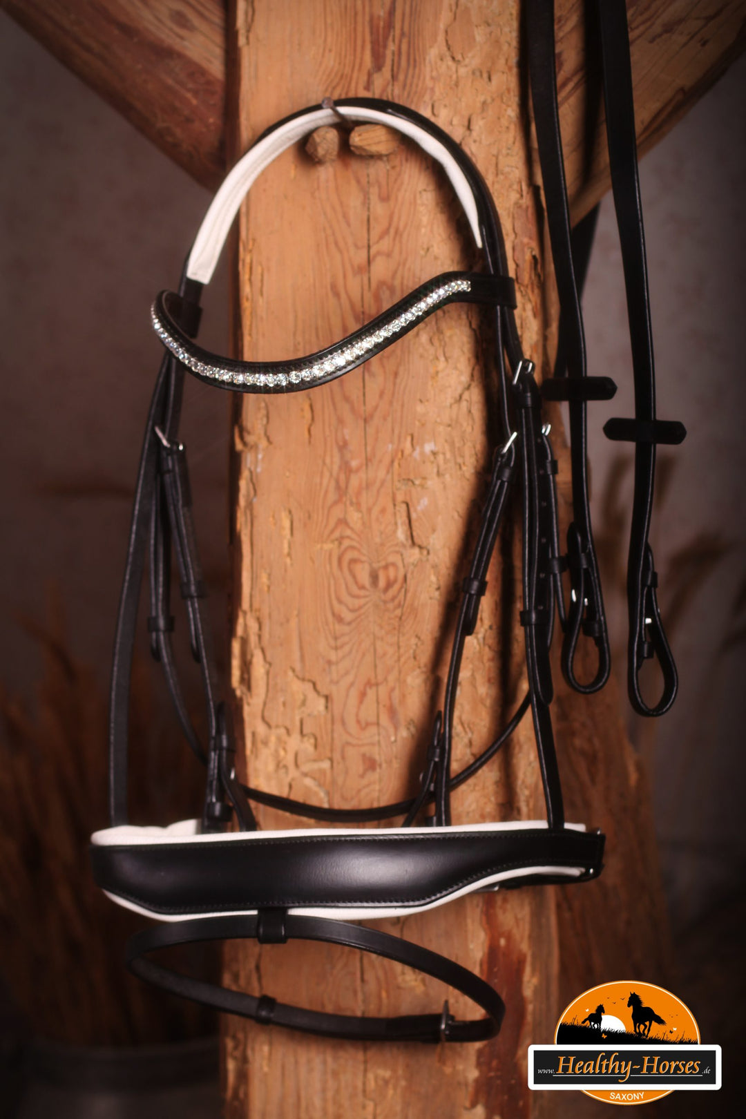 healthy_horses_trense_nasenriemen_swarovski_stirnband_stirnriemen_konfigurator_konfigurieren_unterlegt_glitzersteine